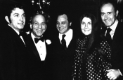 Arthur Hamilton, John Green, Riz Ortolani, Henry Mancini y su hija, con ocasión de la nominación al Óscar de Till love touches your life como Mejor Canción